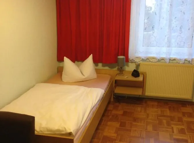 Deutsches Haus 호텔 *