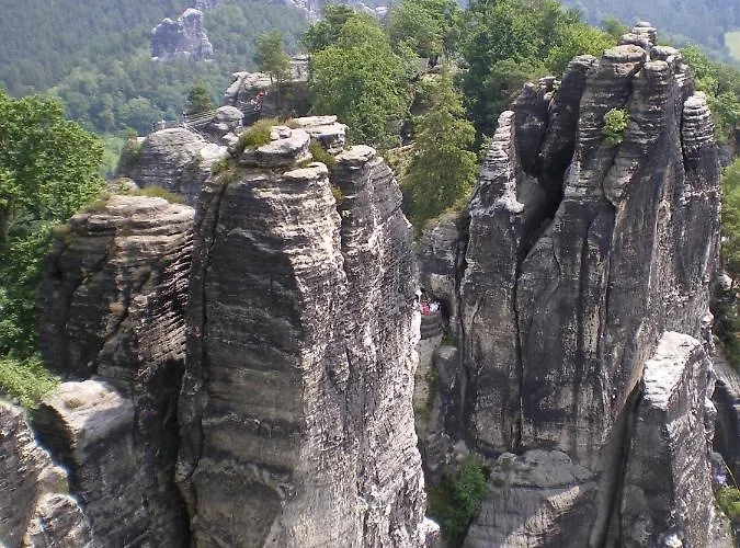 Deutsches Haus 호텔 *